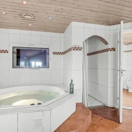 Wenke - 300m To The Fjord By Interhome Bjerregård